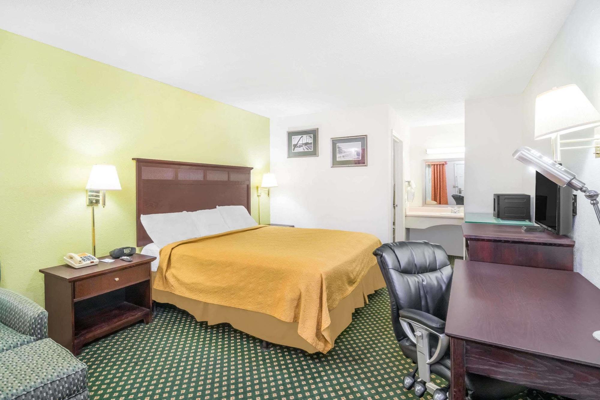 Knights Motel 2*
